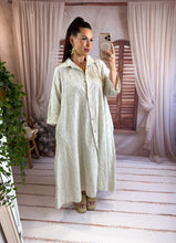 Charger l'image dans la galerie, Robe chemise brodé motif fleurs beige MAYA (36 au 46)