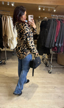 Charger l&#39;image dans la galerie, Chemise motif léopard noir /camel LIO   (38 au 48 )