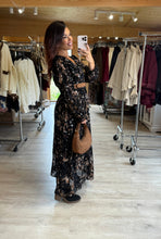 Charger l'image dans la galerie, Robe longue noir à motif BLANDINE (40 au 48)