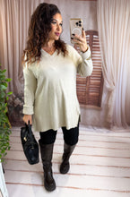 Charger l'image dans la galerie, Pull long fendu beige KATIA (38 au 46)