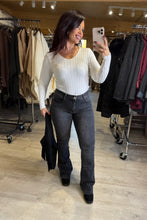 Charger l&#39;image dans la galerie, Jean flare gris foncé push up MAUREEN (38 au 48)
