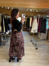Charger l&#39;image dans la galerie, Jupe plissée bordeaux Karina ( 34 au 46 )