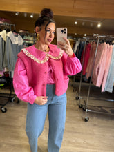 Charger l'image dans la galerie, Chemise col claudine fuchsia, bordure fleuri LADY (36 au 42)