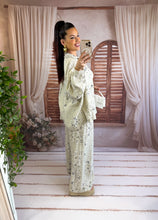 Charger l'image dans la galerie, Chemise beige gaz de coton bandana( 36 au 48 )