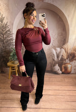 Charger l'image dans la galerie, Body drapé à manches longues avec boucle  ornementale bordeaux SIRINE (34 au 38)