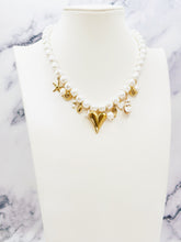 Charger l&#39;image dans la galerie, Collier cœur et perles blanches ☀️