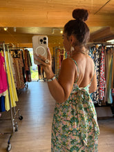 Charger l&#39;image dans la galerie, Robe bretelle fleuri vert Caroline ☀️( reste taille 48 )