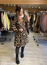 Charger l&#39;image dans la galerie, Robe courte léopard MÉLANIE (36 au 48)