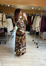 Charger l&#39;image dans la galerie, Robe longue motif bleu, camel , chocolat SANDRA (40 au 48)