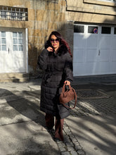 Charger l&#39;image dans la galerie, Longue doudoune noir capuche fourrure LEANNA (36 au 48 )
