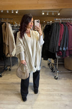 Charger l&#39;image dans la galerie, Poncho motif torsade écru LIORA (36 au 52)