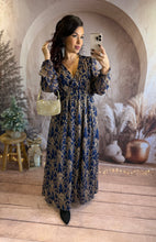Charger l&#39;image dans la galerie, Robe longue bleu marine motif marron LUMI (40 au 48)