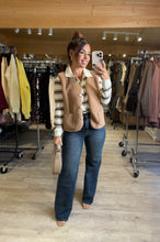 Charger l&#39;image dans la galerie, Gilet sans manche moumoute Camel clair  DITA (36 au 48)