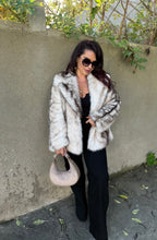 Charger l&#39;image dans la galerie, Manteau fourrure synthétique écru/marron ZOE (36 au  42)