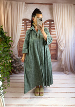 Charger l'image dans la galerie, Robe chemise brodé motif fleurs kaki MAYA (36 au 46)