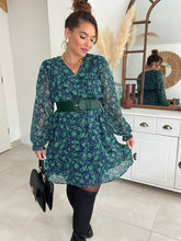 Charger l&#39;image dans la galerie, Robe bleu marine fleuri verte Lilou. ( 36 au 48 )