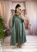 Charger l'image dans la galerie, Robe chemise brodé motif fleurs kaki MAYA (36 au 46)