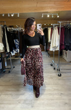 Charger l&#39;image dans la galerie, Jupe plissée bordeaux Karina ( 34 au 46 )