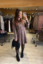 Charger l&#39;image dans la galerie, Robe chemise jeans chocolat LOUNA (36 au 42)