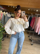 Charger l'image dans la galerie, Chemise uni, col Claudine blanche YULIA (34 au 48)