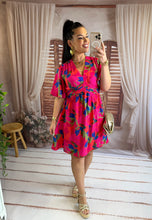 Charger l'image dans la galerie, Robe courte fuchsia fleuri CORAL (36 au 48)