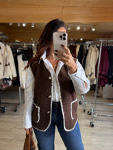 Charger l&#39;image dans la galerie, Gilet sans manches moumoute chocolat/écru LALA (34 au 44)