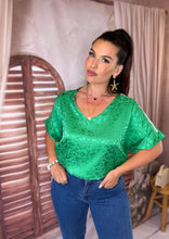 Charger l'image dans la galerie, TEE shirt satiné vert léopard LALIE (36 au 46)