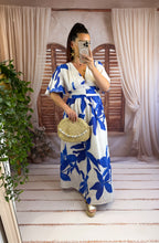 Charger l'image dans la galerie, Robe blanche fleuri bleu PETRA (40 au 48)