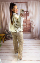 Charger l'image dans la galerie, Veste loose en suédine beige KATRINA (36 au 46)