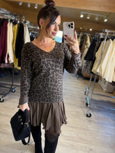 Charger l&#39;image dans la galerie, Pull fin léopard chocolat CLARA (36 au 48)