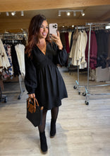 Charger l&#39;image dans la galerie, Robe courte noir ELA (36 au 48)