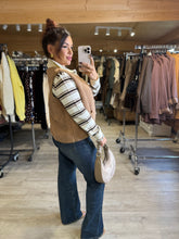 Charger l&#39;image dans la galerie, Gilet sans manche moumoute Camel clair  DITA (36 au 48)