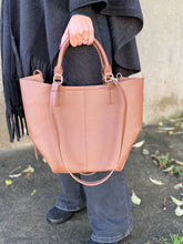 Charger l&#39;image dans la galerie, Grand sac Camel NOKA