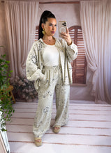 Charger l'image dans la galerie, Pantalon beige gaz de coton bandana ( 36 au 46 )