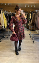Charger l&#39;image dans la galerie, Robe courte motif bordeaux MATHILDE (36 au 48)