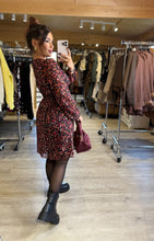 Charger l&#39;image dans la galerie, Robe courte motif bordeaux MATHILDE (36 au 48)