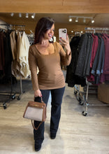 Charger l&#39;image dans la galerie, Top à manches longues camel FIONA (36 au 50)