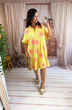 Charger l'image dans la galerie, Robe chemise gaz de coton jaune motif soleil fluo ANOUK (42 au 48)