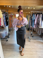 Charger l&#39;image dans la galerie, Crop top lila fleuri AMANDA