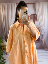 Charger l'image dans la galerie, Robe chemise brodé motif fleurs orange MAYA (36 au 46)
