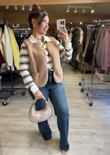 Charger l&#39;image dans la galerie, Gilet sans manche moumoute Camel clair  DITA (36 au 48)