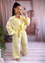 Charger l'image dans la galerie, Pantalon jaune gaz de coton bandana