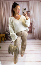 Charger l'image dans la galerie, Maxi pull tout doux col en v blanc cassé LIV (36 au 44)