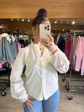 Charger l'image dans la galerie, Chemise blanche dentelle ROSALIA (36 au 48)