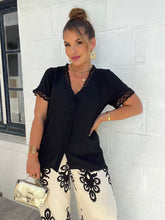 Charger l'image dans la galerie, Chemisier noir dentelle manche courte OLIVIA ( 36 au 48 ) ⭐️