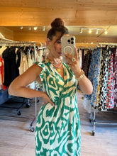 Charger l&#39;image dans la galerie, Robe Izïa verte ( reste taille 46/48 )