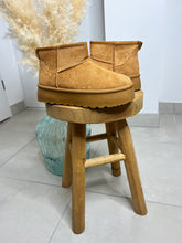 Charger l'image dans la galerie, Boots camel fourrées en daim à plateforme Enola