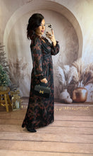 Charger l&#39;image dans la galerie, Robe longue noir motif fleurs rouge LUMI (40 au 48)