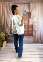 Charger l'image dans la galerie, TEE shirt blanc fendu dentelle dos
