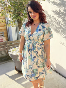 Robe courte fleuri vert d’eau ( 34 au 48 )